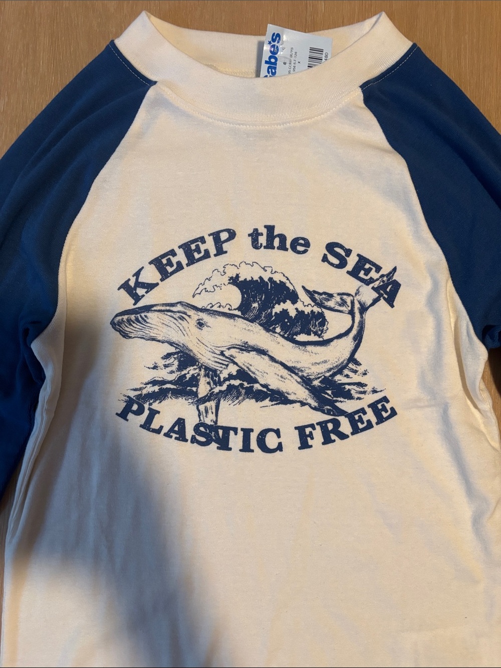 NWT Urban Outfitters Whale 'Keep The Sea Plastic Free' Long Sleeve size Large - Picture 2 of 6